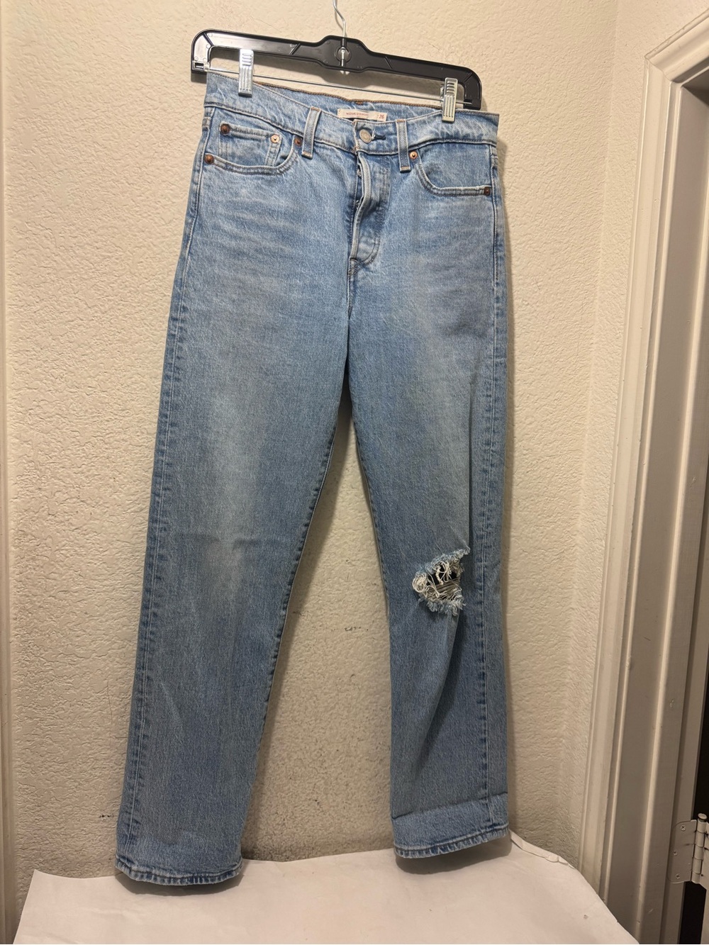 Levi's wedgie straight Light Blue Straight-Leg Jeans with Knee Distress